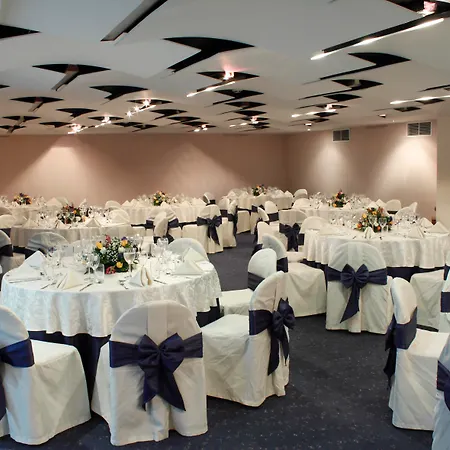 Hotel Windsor House Inn By Geh Suites-3